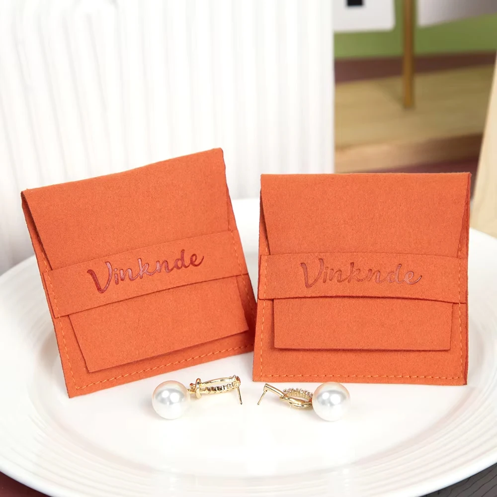 Новые изысканные компактные мешочки из микрофибры с клапаном для упаковки ювелирных изделий (колье, колец, серег), с возможностью нанесения логотипа, 6.2x6.2 см, подарочные пылезащитные мешочки
Новые изысканные компактные мешочки из микрофибры с клапаном для упаковки ювелирных изделий (колье, колец, серег), с возможностью нанесения логотипа, 6.2x6.2 см, подарочные пылезащитные мешочки