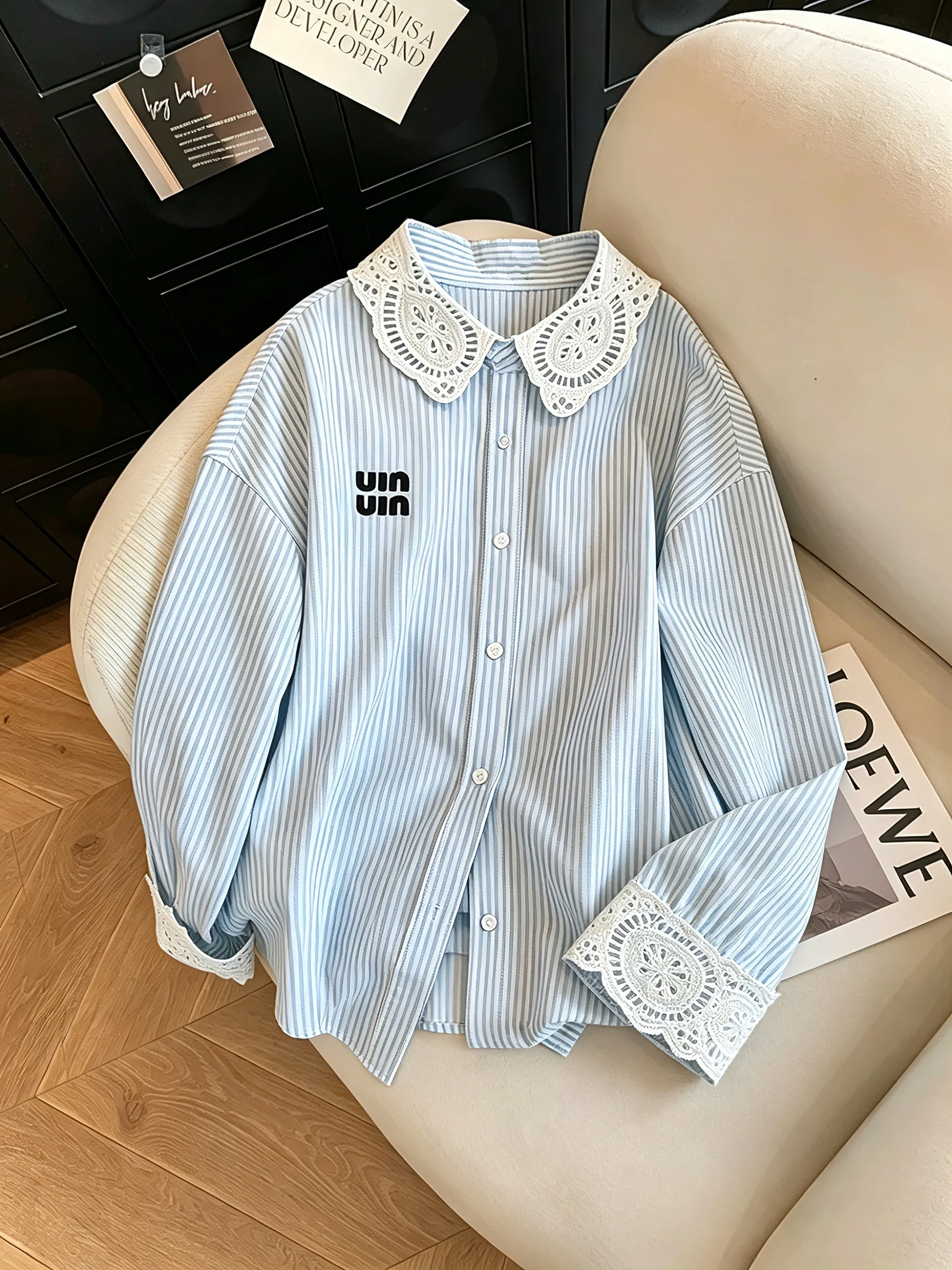 Retro Heavyweight Lace Splicing Shirt Men's Spring Autumn Blue Stripe Splicing Shirt Casual Loose Fit Long Sleeve Youth
Retro Heavyweight Lace Splicing Shirt Men's Spring Autumn Blue Stripe Splicing Shirt Casual Loose Fit Long Sleeve Youth