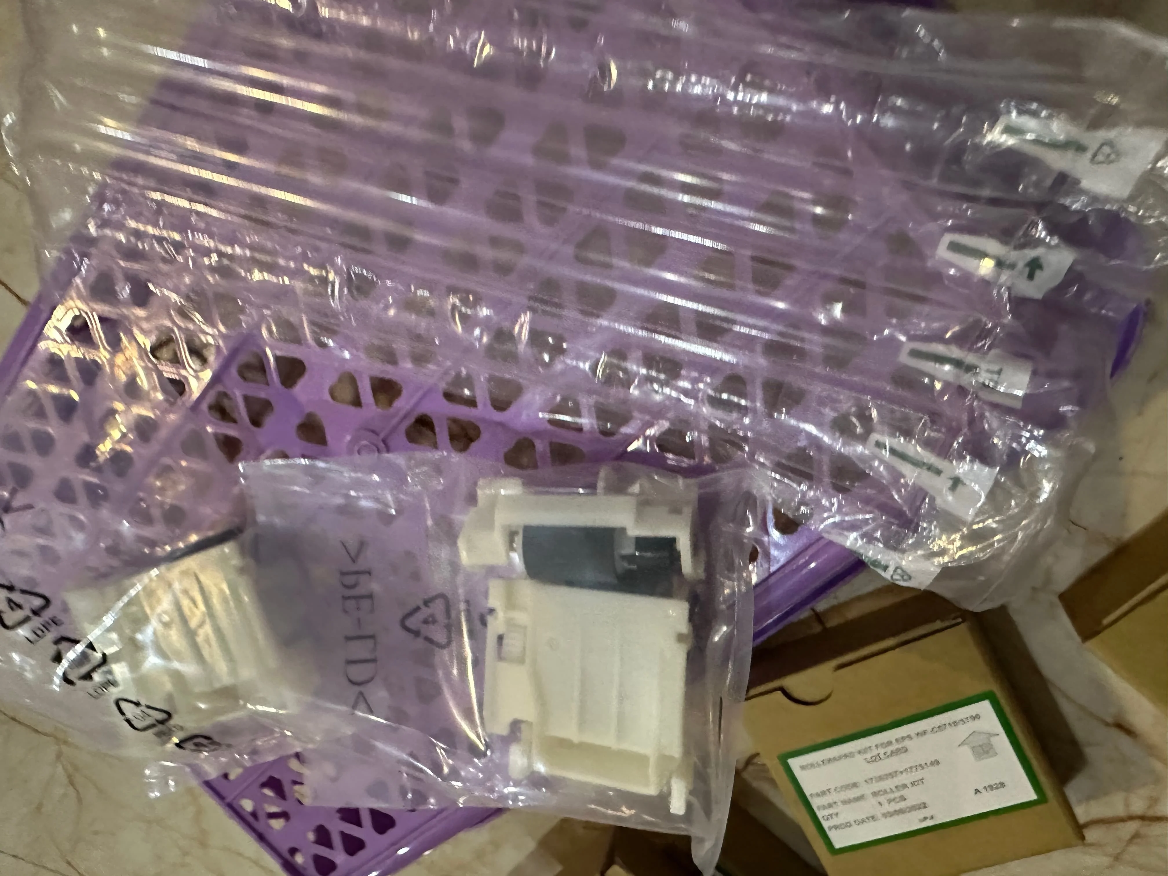 1 комплект ролика захвата для EPSON WF C529R C579R C5210 C5290 C5299 C5710 C5790 M5298 M5299 M5799 ET-8700
1 комплект ролика захвата для EPSON WF C529R C579R C5210 C5290 C5299 C5710 C5790 M5298 M5299 M5799 ET-8700