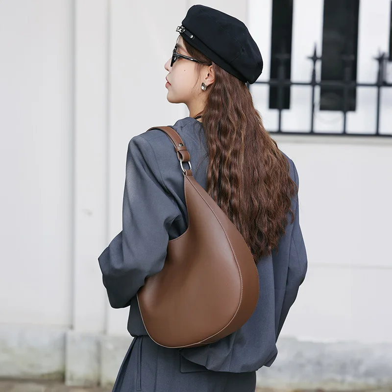 2025 new niche design crescent bag semi-circular bag single shoulder underarm women's bag leather crossbody tote bag
2025 new niche design crescent bag semi-circular bag single shoulder underarm women's bag leather crossbody tote bag