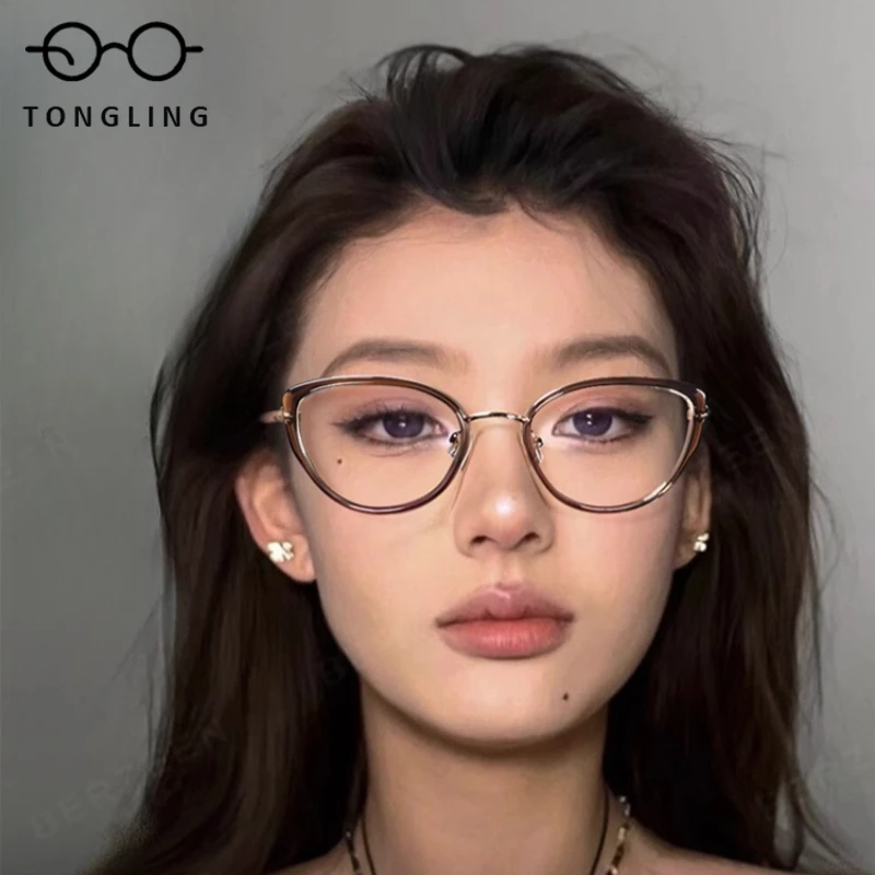 2025 new fashion cat-eye women retro modern glasses frame can be equipped with optical aging anti-blue lenses
2025 new fashion cat-eye women retro modern glasses frame can be equipped with optical aging anti-blue lenses
