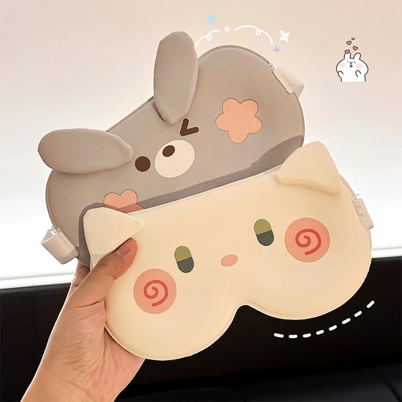 Симпатичная 3D трехмерная маска для глаз, специально для студенток спать, удобный обеденный перерыв, маска для глаз из ледяного шелка.
Симпатичная 3D трехмерная маска для глаз, специально для студенток спать, удобный обеденный перерыв, маска для глаз из ледяного шелка.