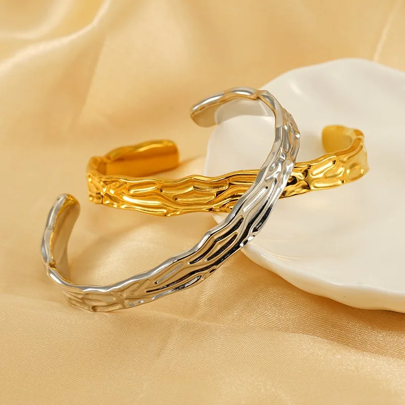 Irregular Bump Texture Bracelet Female Cold Wind Stainless Steel High-end Simple Gold Bracelet Jewelry
Irregular Bump Texture Bracelet Female Cold Wind Stainless Steel High-end Simple Gold Bracelet Jewelry
