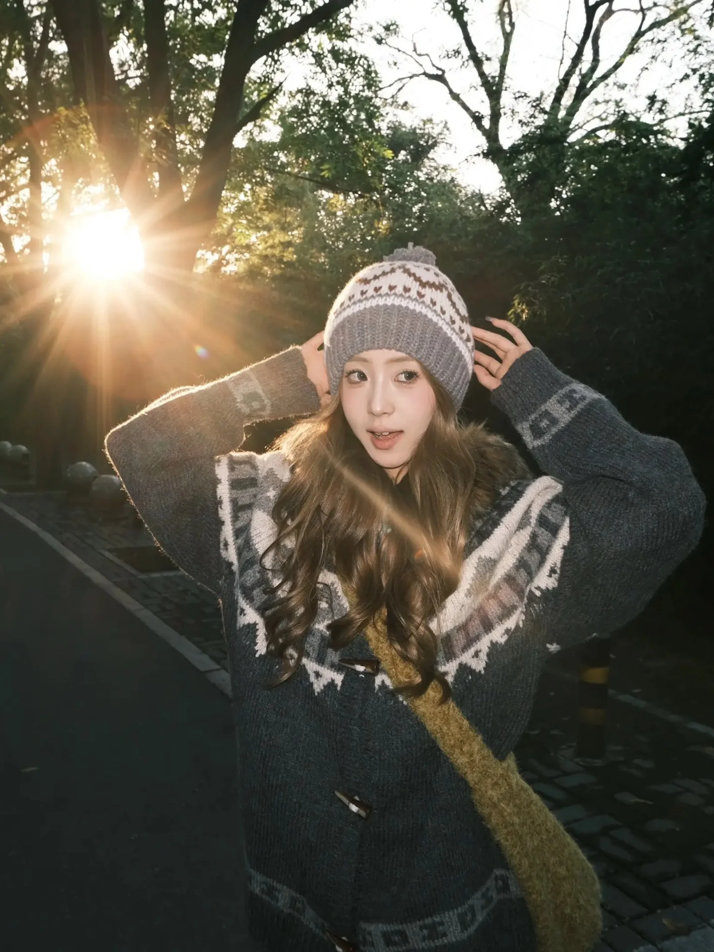 Men's Winter Thiened Knitted Cardigan Coat Lazy Sle Loose Fur Collar Hooded Sweater Button Door Knitwear Soft Comfortable
Men's Winter Thiened Knitted Cardigan Coat Lazy Sle Loose Fur Collar Hooded Sweater Button Door Knitwear Soft Comfortable