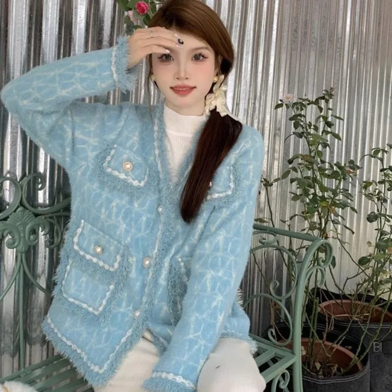 Autumn Winter Fashion V-neck Office Lady Pocket Cardigan Coat Women Simplicity Casual Long Sleeve Tops Trend All-match Jackets
Autumn Winter Fashion V-neck Office Lady Pocket Cardigan Coat Women Simplicity Casual Long Sleeve Tops Trend All-match Jackets