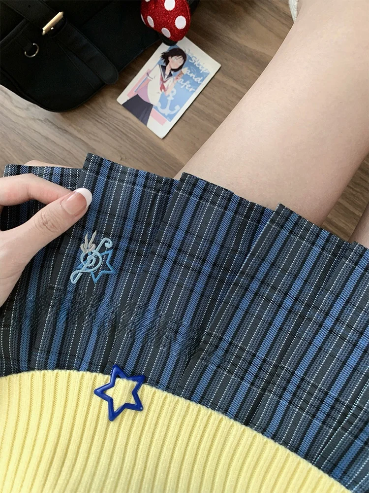 Плиссированная юбка в клетку с вышивкой в синих тонах для школьной формы в стиле Sweet Style, двухцветная, для студенток
Плиссированная юбка в клетку с вышивкой в синих тонах для школьной формы в стиле Sweet Style, двухцветная, для студенток