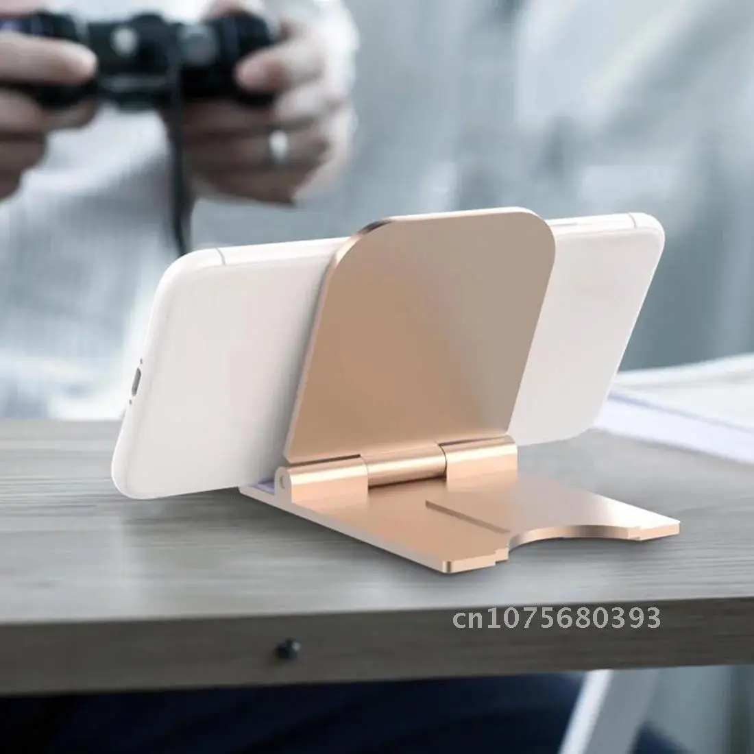 Folding Portable Small Simple Universal Desktop Mobile Phone Holder Stand for Tablet Computer Kickstand Stand Phone
Folding Portable Small Simple Universal Desktop Mobile Phone Holder Stand for Tablet Computer Kickstand Stand Phone