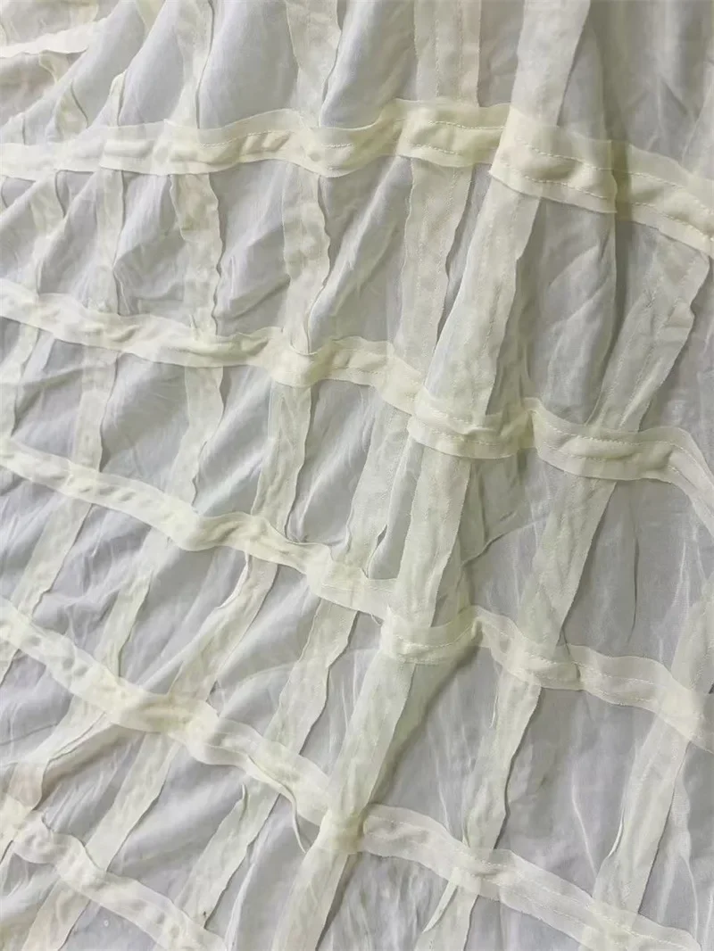 New lightweight plaid ribbon fabric with embroidery for shirts, dresses, full skirts, clothing embroidery fabric
New lightweight plaid ribbon fabric with embroidery for shirts, dresses, full skirts, clothing embroidery fabric