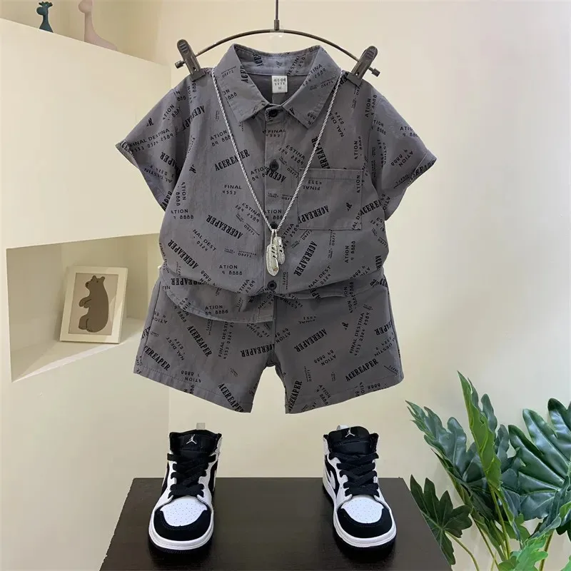 Boys' Summer Short sleeved Set 2024 New Boys' Fashionable and Fashionable Clothes Children's Two Piece Set Kids Outfits
Boys' Summer Short sleeved Set 2024 New Boys' Fashionable and Fashionable Clothes Children's Two Piece Set Kids Outfits