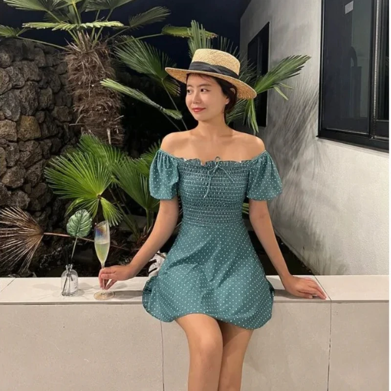 2025 One Piece Swimsuit Skirt Women Short Sleeves Green Dots Swimwear Pleated Monokini Open Back Trikini Korea Bathing Suit
2025 One Piece Swimsuit Skirt Women Short Sleeves Green Dots Swimwear Pleated Monokini Open Back Trikini Korea Bathing Suit