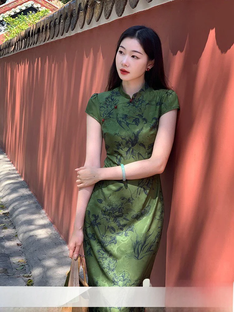 Elegant Short-Sleeve Dress Slimming Floral Embroidery New Chinese Style Retro Fashion Daily Wear Long Skirt Dress
Elegant Short-Sleeve Dress Slimming Floral Embroidery New Chinese Style Retro Fashion Daily Wear Long Skirt Dress