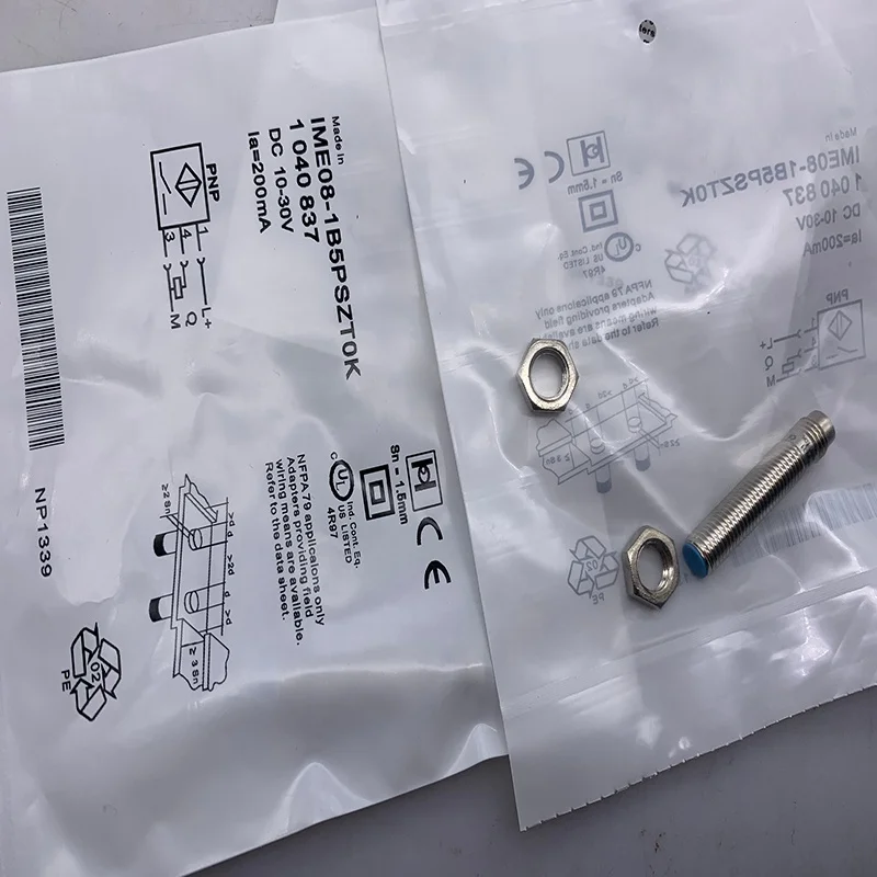 2026 New OriginalVibration Transmitter VTV121 VTV122 VKV021 One Year Warranty in Stock
2026 New OriginalVibration Transmitter VTV121 VTV122 VKV021 One Year Warranty in Stock