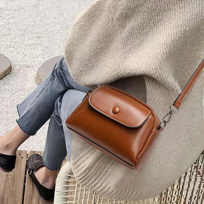 Vintage Oil Wax Leather Shoulder Crossbody Bags For Women New Designer Chains Handbag Luxury Soft Female Messenger Tote Sac
Vintage Oil Wax Leather Shoulder Crossbody Bags For Women New Designer Chains Handbag Luxury Soft Female Messenger Tote Sac