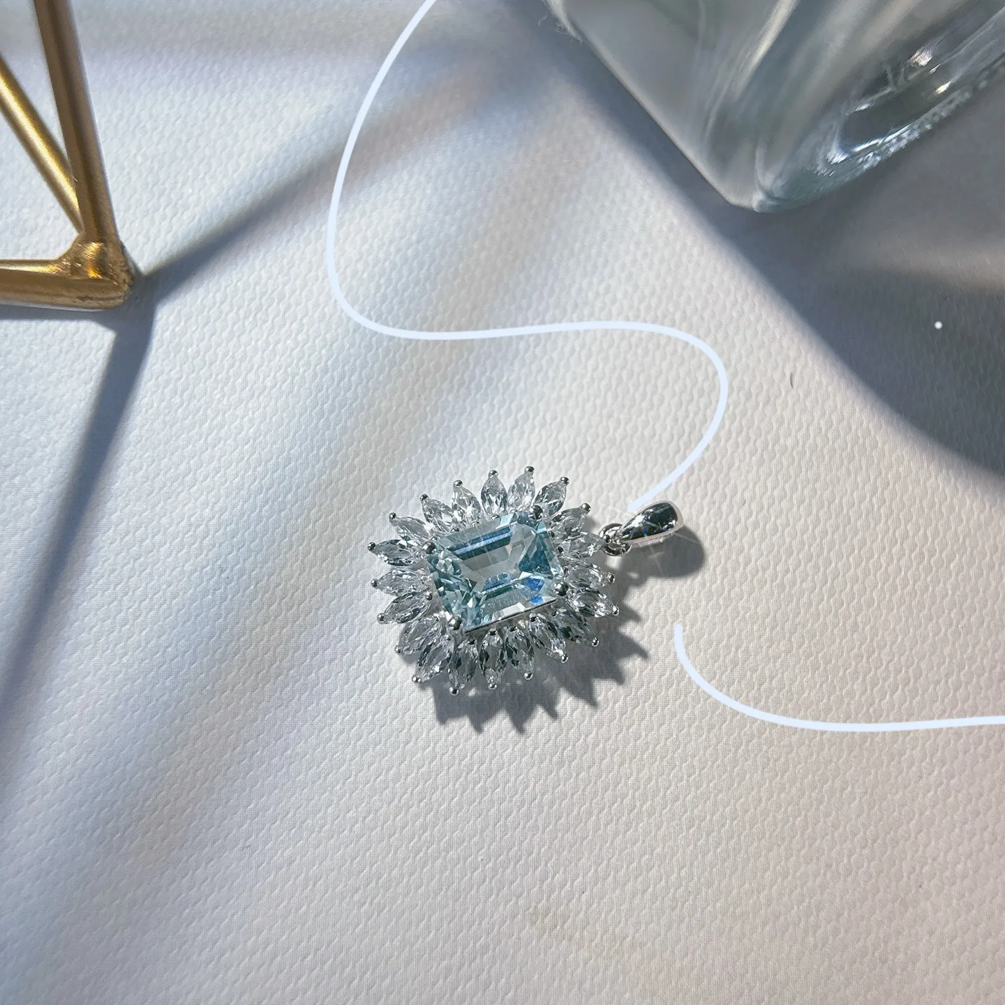 HT25 твердое серебро 925 пробы, природный синий аквамарин, 1,9 карата, подвески из драгоценных камней, ожерелья для женщин, ювелирные изделия
HT25 твердое серебро 925 пробы, природный синий аквамарин, 1,9 карата, подвески из драгоценных камней, ожерелья для женщин, ювелирные изделия