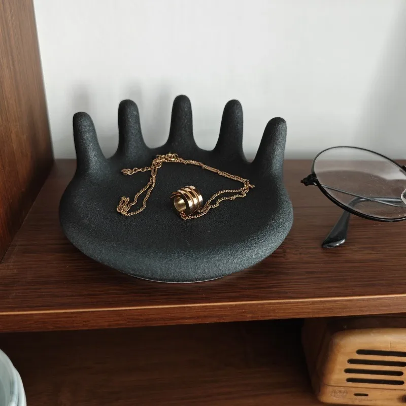 Керамический поднос Nordic Palm Ring Tray для хранения украшений, тарелка для колец и ожерелий, подставка для демонстрации ювелирных изделий для домашней организации
Керамический поднос Nordic Palm Ring Tray для хранения украшений, тарелка для колец и ожерелий, подставка для демонстрации ювелирных изделий для домашней организации