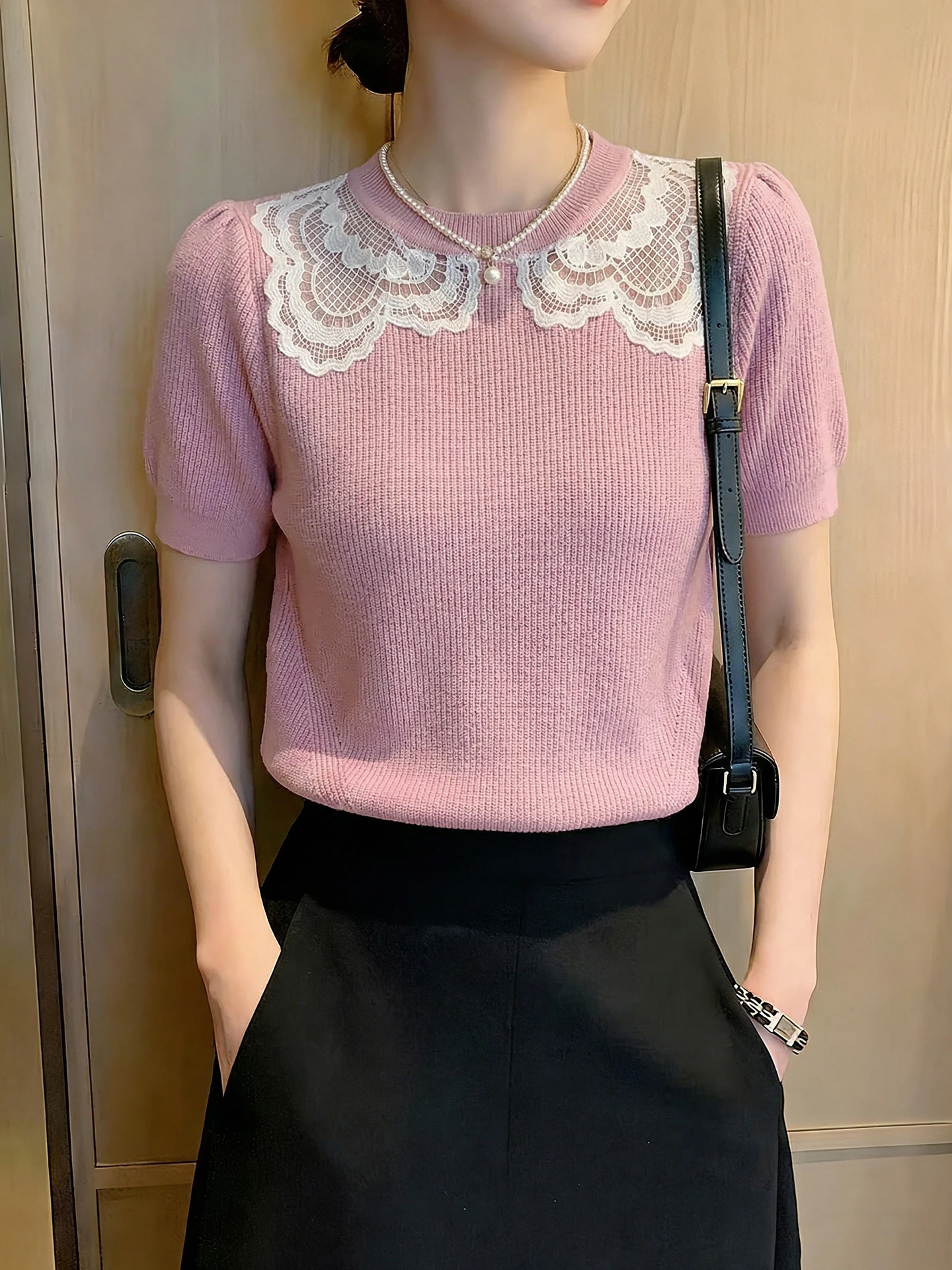 Light Maturity Style Lace Splicing Short Sleeve Knitted Shirt Slimming Age Reduction Beautiful Top Summer Elegant Versatile S...
Light Maturity Style Lace Splicing Short Sleeve Knitted Shirt Slimming Age Reduction Beautiful Top Summer Elegant Versatile S...