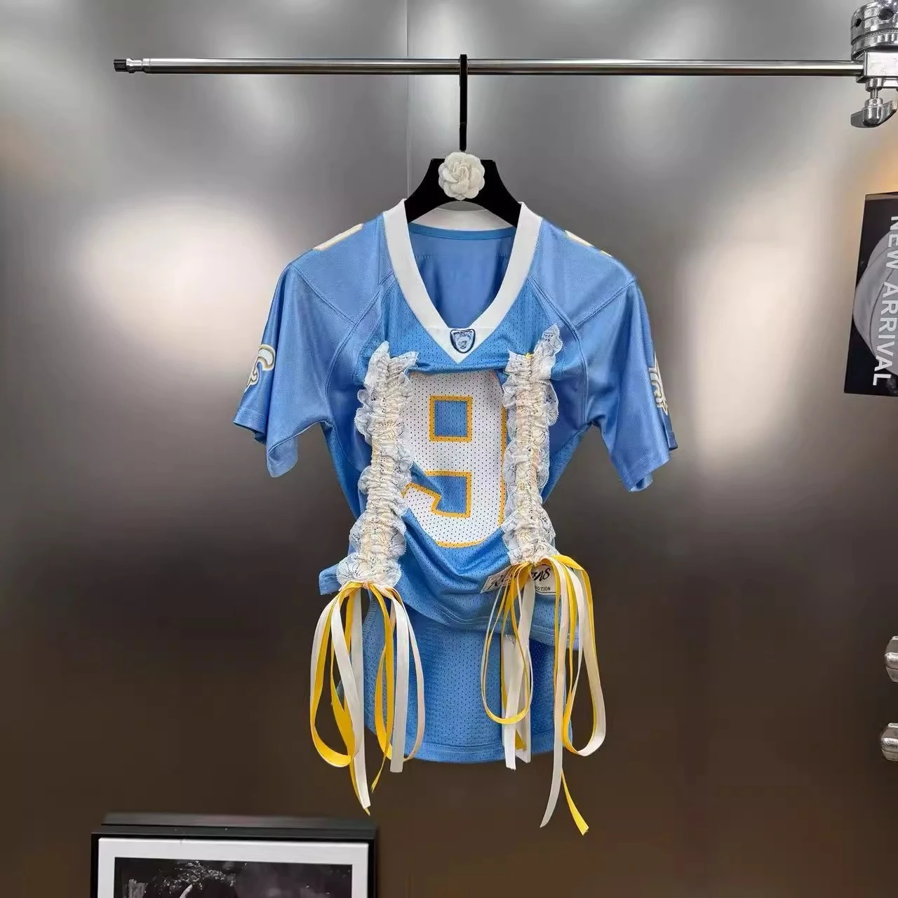 Summer Woman Lace Spliced Ribbons Drawstring T-Shirts Numbers Printed Contrast Color Tees V-neck Short Sleeve Jumpers Crop Tops 
Summer Woman Lace Spliced Ribbons Drawstring T-Shirts Numbers Printed Contrast Color Tees V-neck Short Sleeve Jumpers Crop Tops