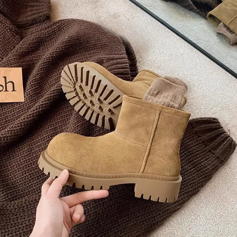 Soft Leather Boots Thi Heel ort Boots Women's Snow Boots Autumn Winter Faion Casual Low Top Boots Embellied
Soft Leather Boots Thi Heel ort Boots Women's Snow Boots Autumn Winter Faion Casual Low Top Boots Embellied