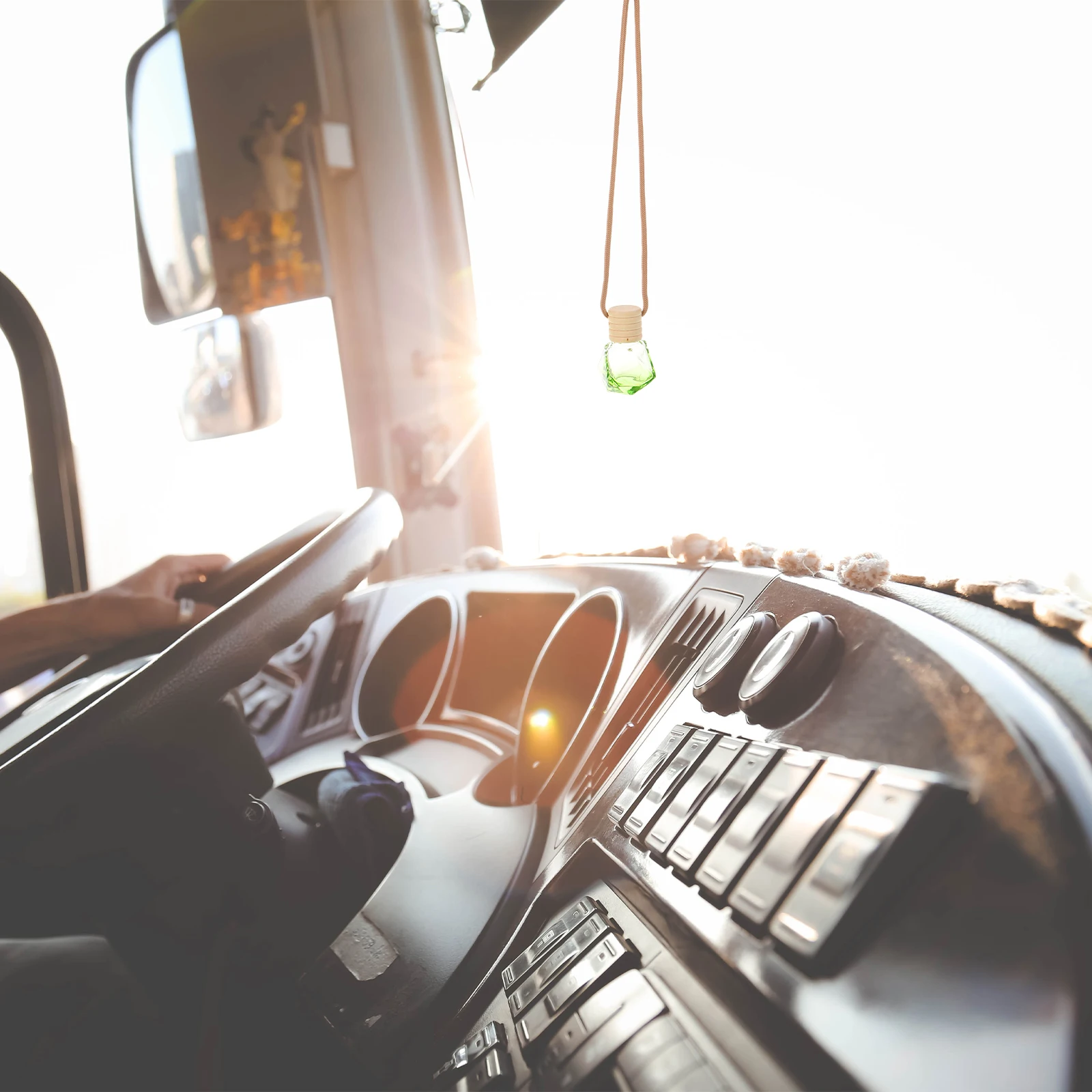 5pcs Car Perfume Pendant Diffuser Bottle Essential Oil High White Freshener Hanging Ornament Aromatherapy Decor 
5pcs Car Perfume Pendant Diffuser Bottle Essential Oil High White Freshener Hanging Ornament Aromatherapy Decor