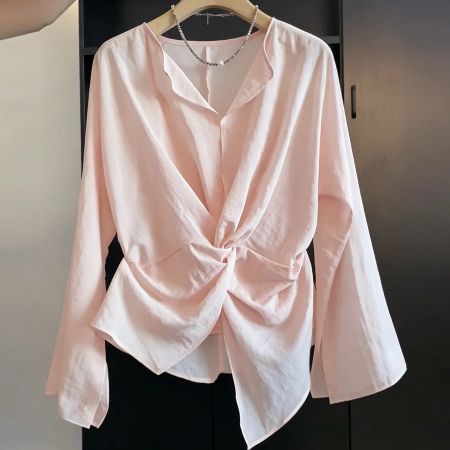 Elegant Waist-Cinching Long Sleeve Shirt Women's Summer New Loose Versatile Slimming Beautiful Pink Top French Style Breathab...
Elegant Waist-Cinching Long Sleeve Shirt Women's Summer New Loose Versatile Slimming Beautiful Pink Top French Style Breathab...