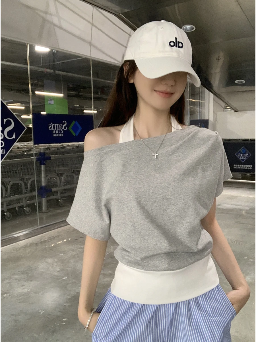 Chic Color Block Halter Short Sleeve T-Shirt Women Summer Korean Style Slimming Shoulder Bared Top Commute Fashion Standard Fit
Chic Color Block Halter Short Sleeve T-Shirt Women Summer Korean Style Slimming Shoulder Bared Top Commute Fashion Standard Fit