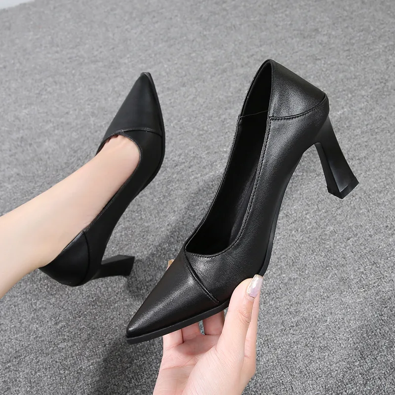 Women's Work Shoes Black New Chunky mid Heel Pointed Toe High Heels Soft Leather Slip-On Professional Shoes Fashion Single Shoes
Women's Work Shoes Black New Chunky mid Heel Pointed Toe High Heels Soft Leather Slip-On Professional Shoes Fashion Single Shoes