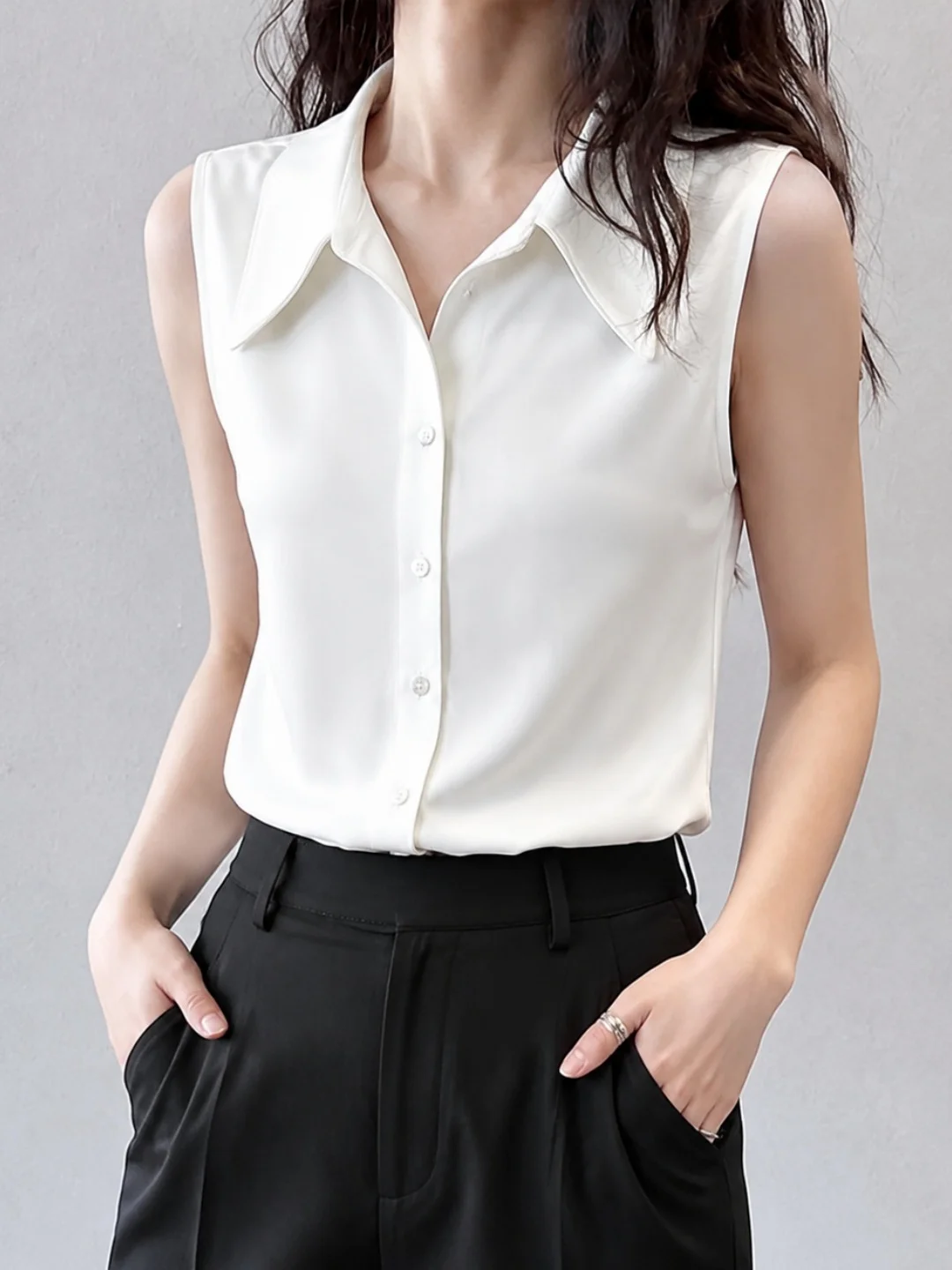 Elegant Neck Sleeveless Shirt Commute Style Summer Fashion Slimming High-End Feeling Layering Women's Top Korean Version
Elegant Neck Sleeveless Shirt Commute Style Summer Fashion Slimming High-End Feeling Layering Women's Top Korean Version