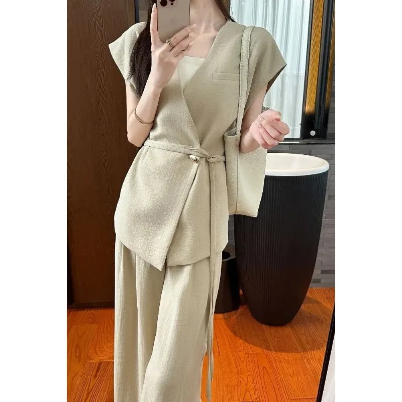 Women's 2-Piece Set: Wrap-Front Short-Sleeve Top Wide-Leg Pants with Belt
Women's 2-Piece Set: Wrap-Front Short-Sleeve Top Wide-Leg Pants with Belt