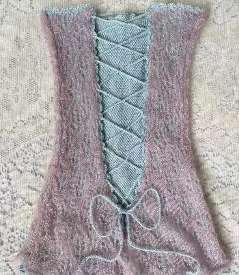 Summer new neck hanging design with hollow out sleeveless camisole vest for women, fashionable and versatile commuting display
Summer new neck hanging design with hollow out sleeveless camisole vest for women, fashionable and versatile commuting display