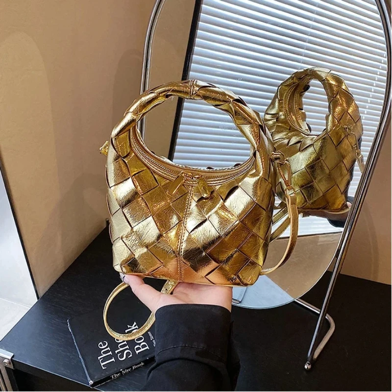Высокое качество, трендовые стеганые сумки-тоут для женщин, новинка 2025, роскошная дизайнерская сумка, модная вечерняя тканая сумка на плечо для женщин
Высокое качество, трендовые стеганые сумки-тоут для женщин, новинка 2025, роскошная дизайнерская сумка, модная вечерняя тканая сумка на плечо для женщин