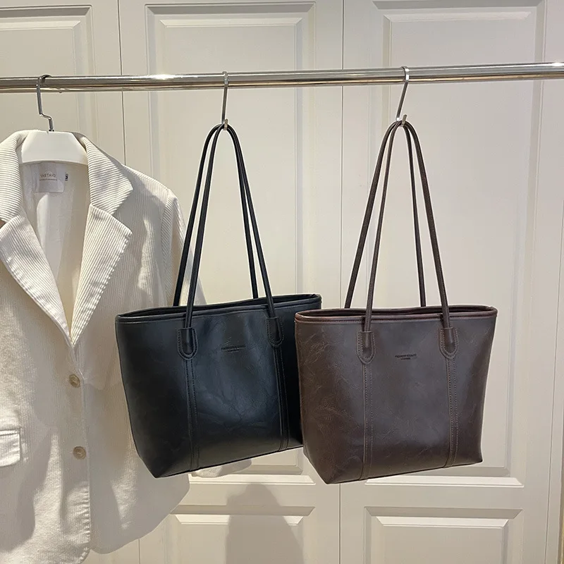 2025 Minimalist Commuter Tote Bag for Women Shoulder Crossbody Purse Fashionable Handbag
2025 Minimalist Commuter Tote Bag for Women Shoulder Crossbody Purse Fashionable Handbag