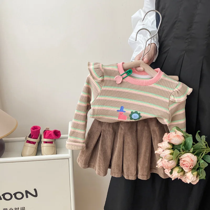 Girls' Long sleeved Bottom Shirt Spring and Autumn 2023 New Children's Striped Fashion Top Girls' Autumn T-shirt
Girls' Long sleeved Bottom Shirt Spring and Autumn 2023 New Children's Striped Fashion Top Girls' Autumn T-shirt