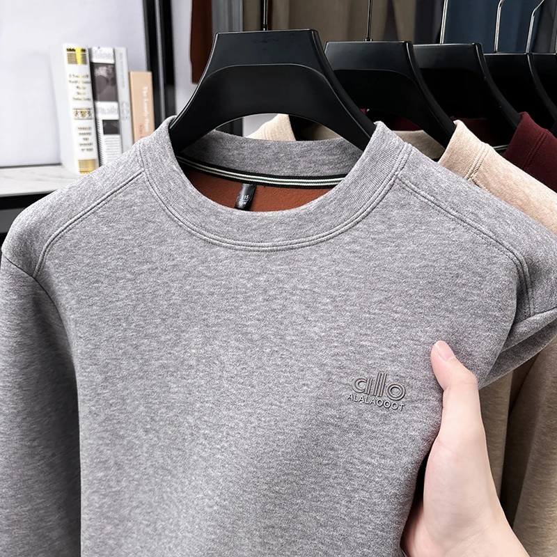 Утолщенный флисовый свитер с длинными рукавами для мужчин, зимняя новая стильная футболка с круглым вырезом, теплая базовая рубашка на флисовой подкладке для пап
Утолщенный флисовый свитер с длинными рукавами для мужчин, зимняя новая стильная футболка с круглым вырезом, теплая базовая рубашка на флисовой подкладке для пап