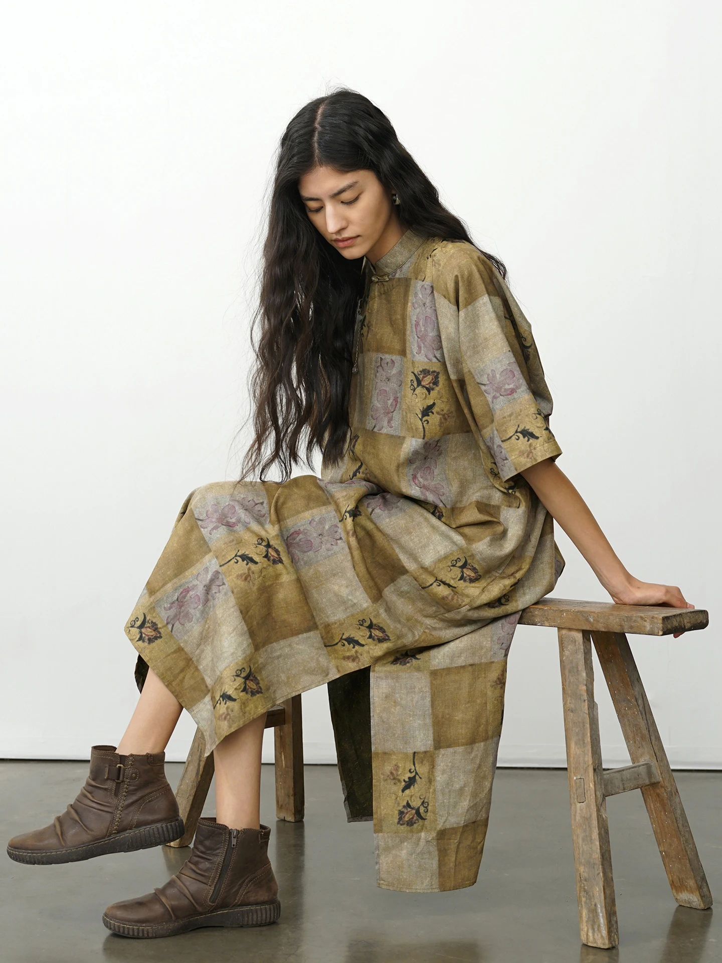 New Chinese Style Silk And Linen Printed Qipao Dress Washed Design Spring Summer New Arrival Classical Skirt Straight Tube Dress
New Chinese Style Silk And Linen Printed Qipao Dress Washed Design Spring Summer New Arrival Classical Skirt Straight Tube Dress