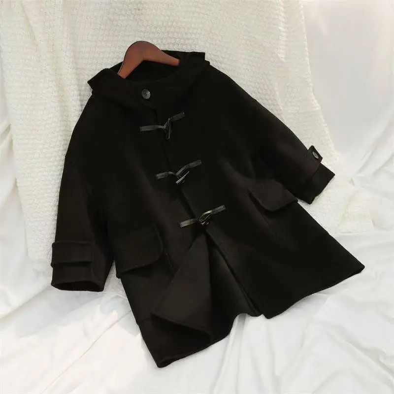 Новинка 2023 года, шерстяное двустороннее кашемировое пальто для мальчиков и девочек, твидовое пальто на пуговицах с коровьим рогом, зимнее пальто для детей среднего и большого возраста
Новинка 2023 года, шерстяное двустороннее кашемировое пальто для мальчиков и девочек, твидовое пальто на пуговицах с коровьим рогом, зимнее пальто для детей среднего и большого возраста