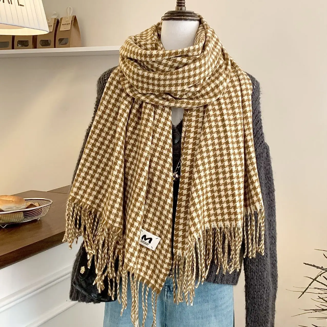 Большой клетчатый шарф в корейском стиле 2025 года, теплая зимняя накидка большого размера для женщин, толстый мягкий шарф-одеяло, модная шаль в клетку
Большой клетчатый шарф в корейском стиле 2025 года, теплая зимняя накидка большого размера для женщин, толстый мягкий шарф-одеяло, модная шаль в клетку