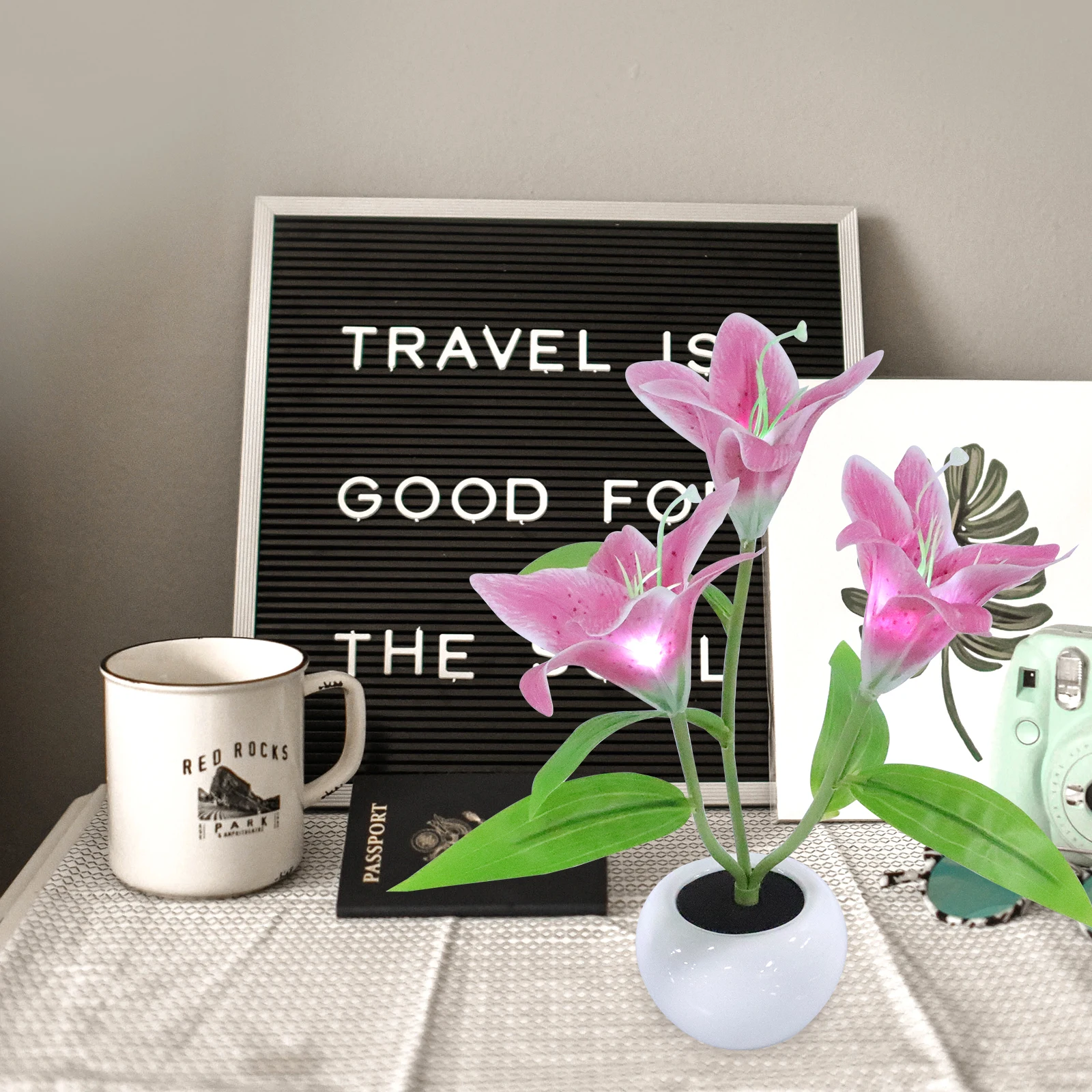 Creative Lily Flower Pot Night Lamp Desk Bedside Lamp Room Decorative Light Plastic Material Gift for Family Friends
Creative Lily Flower Pot Night Lamp Desk Bedside Lamp Room Decorative Light Plastic Material Gift for Family Friends