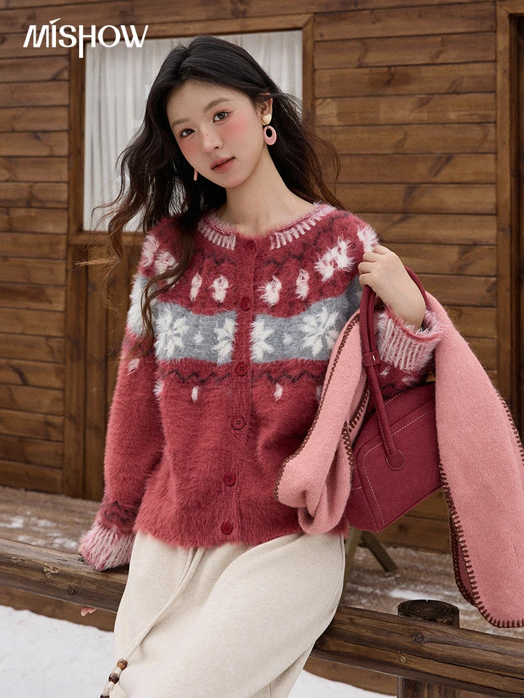 MISHOW Christmas Retro Red Imitation Mink Fur Soft Cardigan 2025 Winter Snowflake Jacquard Sweater Round Neck Tops MXE91Z2801
MISHOW Christmas Retro Red Imitation Mink Fur Soft Cardigan 2025 Winter Snowflake Jacquard Sweater Round Neck Tops MXE91Z2801