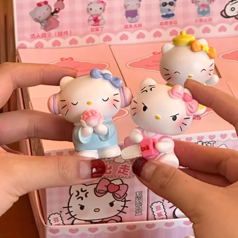 Hello Kitty Runaway Spirit Series Mini Mystery Box, милая аниме-фигурка Hellokitty, настольный декор, модель, подарок для девочек, подарок на день рождения
Hello Kitty Runaway Spirit Series Mini Mystery Box, милая аниме-фигурка Hellokitty, настольный декор, модель, подарок для девочек, подарок на день рождения
