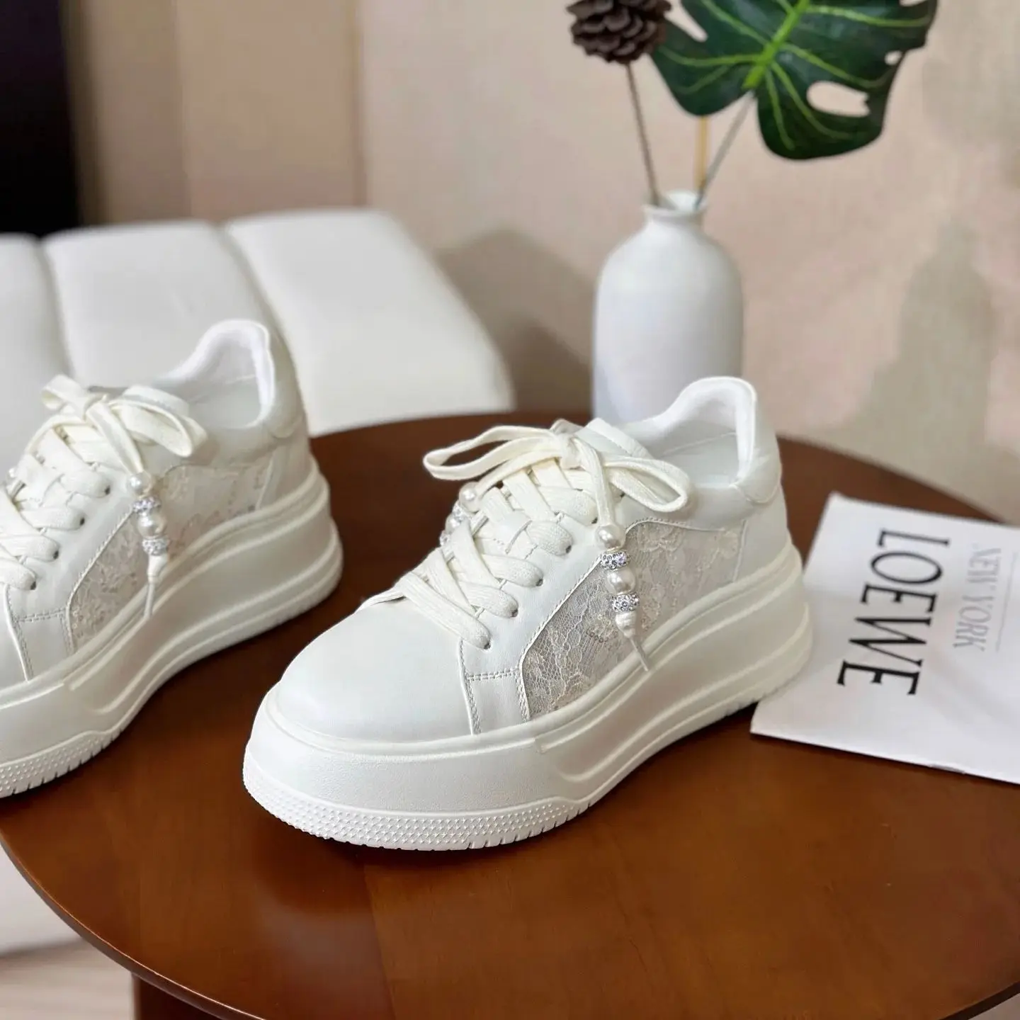Women White Mesh Lace Shoes Spring Fashion Lace Dad Shoes High Heels Pearl Shoelaces Casual Chunky Sneakers Lady Beautiful Ins
Women White Mesh Lace Shoes Spring Fashion Lace Dad Shoes High Heels Pearl Shoelaces Casual Chunky Sneakers Lady Beautiful Ins