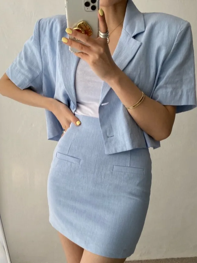 Women's Short Suit Jacket And High Waist Skirt Two Piece Set Summer Slimming Fashionable Ensemble Button up Spring Wear
Women's Short Suit Jacket And High Waist Skirt Two Piece Set Summer Slimming Fashionable Ensemble Button up Spring Wear