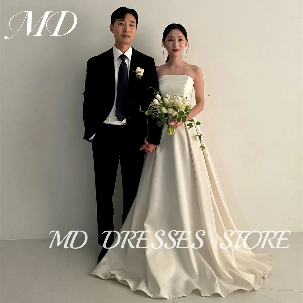 MD Simple Satin A-line Wedding Dresses Strapless Elegant Sleeveless Korea Photoshoot Floor-Length Corset Customized Bride Gowns
MD Simple Satin A-line Wedding Dresses Strapless Elegant Sleeveless Korea Photoshoot Floor-Length Corset Customized Bride Gowns