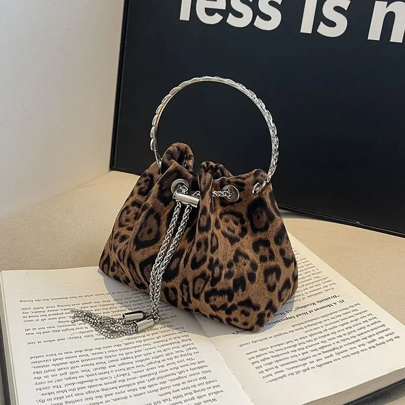 Internet Celebrity Explosion High Value Leopard Print Bag Bucket Bag Fashion Foreign Style Chain Handbag Shoulder Messenger New
Internet Celebrity Explosion High Value Leopard Print Bag Bucket Bag Fashion Foreign Style Chain Handbag Shoulder Messenger New