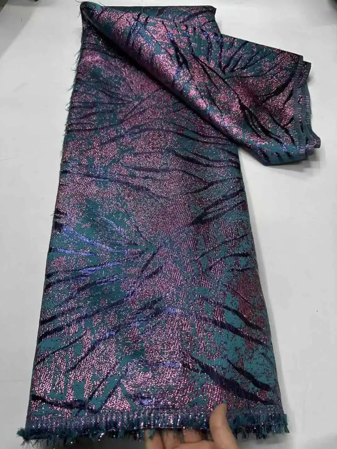 2025 New African Brocade Fabric Nigerian Damask Brocard Tiss Gradient Lace Jacquard Organza Lace French Net Material AH2036
2025 New African Brocade Fabric Nigerian Damask Brocard Tiss Gradient Lace Jacquard Organza Lace French Net Material AH2036