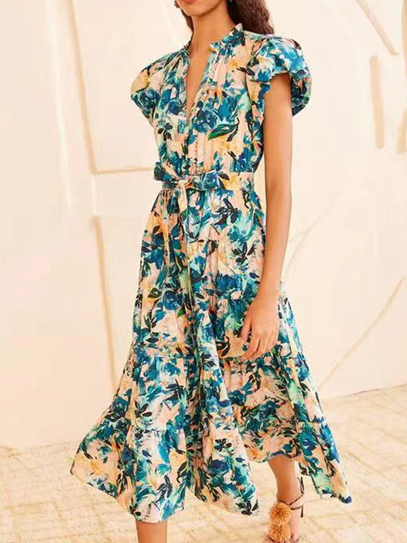 Dress for women in 2025 high-end elegant light blue print elastic waist bubble sleeves V-neck short sleeved white long skirt
Dress for women in 2025 high-end elegant light blue print elastic waist bubble sleeves V-neck short sleeved white long skirt