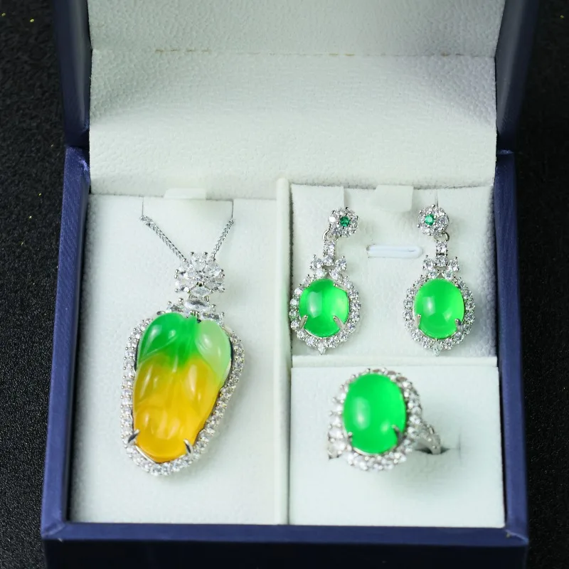 Классический модный элегантный темпераментный костюм, ювелирные изделия унисекс в этническом стиле
Классический модный элегантный темпераментный костюм, ювелирные изделия унисекс в этническом стиле