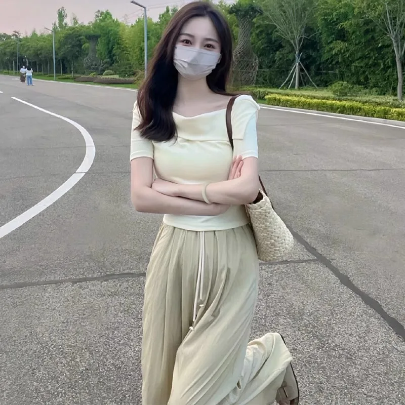 Korean Fashion Light Mature Style Slim One Line Neck Tee Women's Summer New Irregular Slim Fit Short Sleeved T-shirt Top
Korean Fashion Light Mature Style Slim One Line Neck Tee Women's Summer New Irregular Slim Fit Short Sleeved T-shirt Top