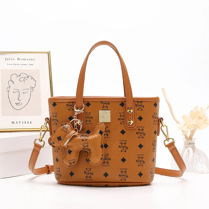 Fashionable Solid Color Tote Bag High-End Messenger Purse for Business Women Elegant Vintage Design
Fashionable Solid Color Tote Bag High-End Messenger Purse for Business Women Elegant Vintage Design