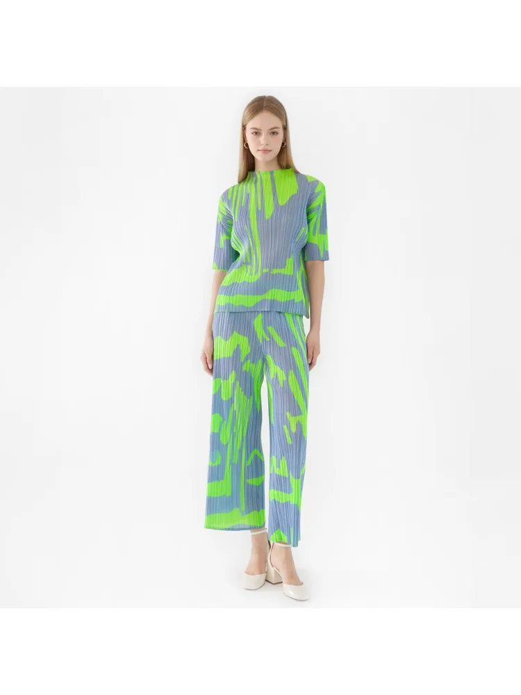 Miyake 2025 Summer New Casual Geometric Printed Short Sleeved Top, Casual Pants Set, Loose and Slimming Two-piece Set, Trendy
Miyake 2025 Summer New Casual Geometric Printed Short Sleeved Top, Casual Pants Set, Loose and Slimming Two-piece Set, Trendy