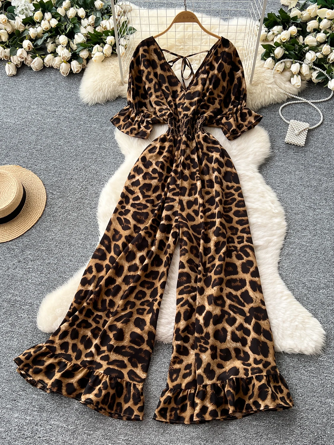 Foamlina Summer Fashion V-neck Lace-up Leopard Print Jumpsuit Women's High-waisted Casual Flared Sleeves Wide-leg Trousers
Foamlina Summer Fashion V-neck Lace-up Leopard Print Jumpsuit Women's High-waisted Casual Flared Sleeves Wide-leg Trousers